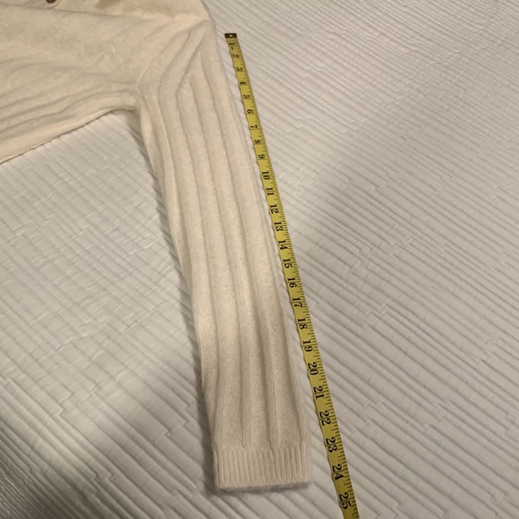 RE ISSUE Women’s Wool and Alpaca Long Sleeve Quiet Luxury Sweater SZ XS Cream - Picture 12 of 13